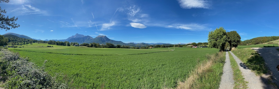 panorama montagne et chemins
